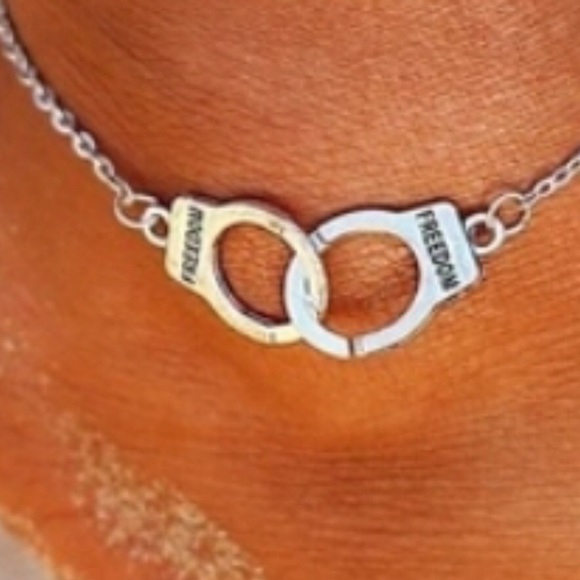 Handcuff “Freedom” Anklet Bracelet - Picture 4 of 4